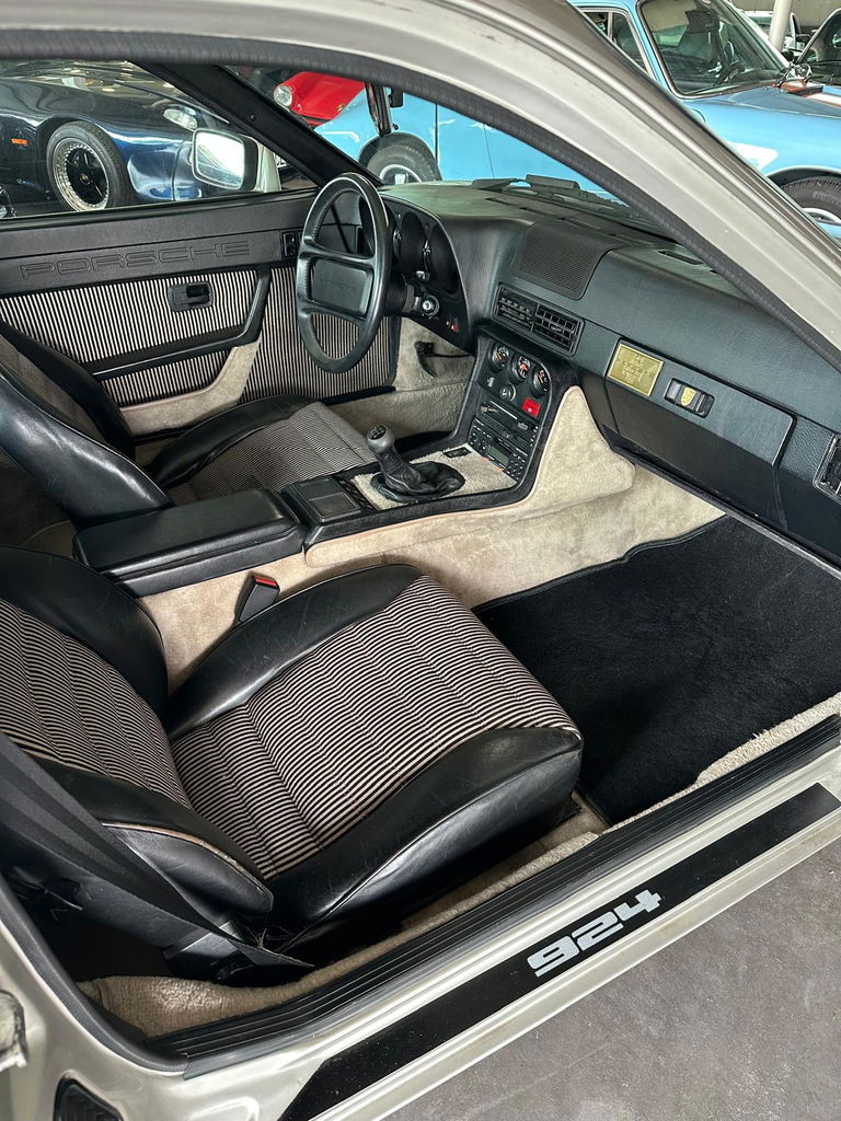 Porsche 924