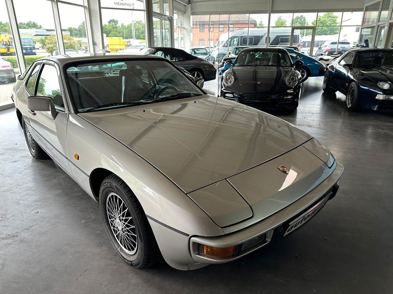 Porsche 924