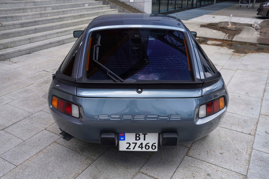 Porsche 928 S