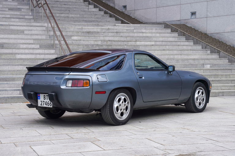 Porsche 928 S