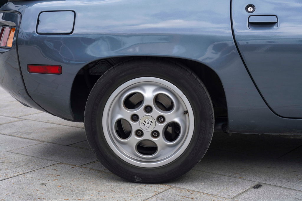 Porsche 928 S