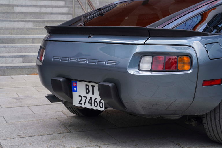 Porsche 928 S