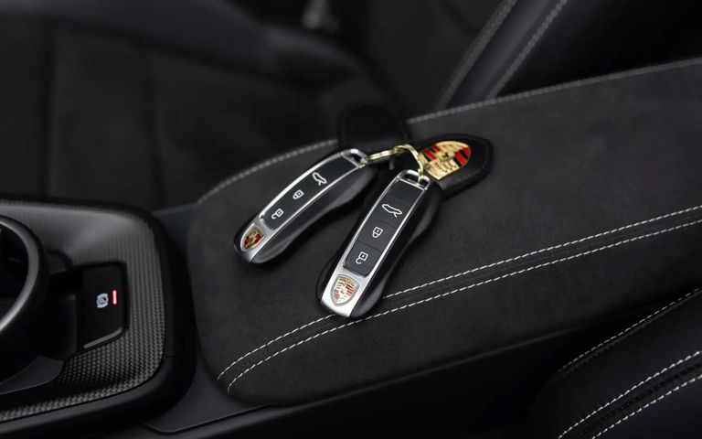 Porsche 992 Carrera GTS