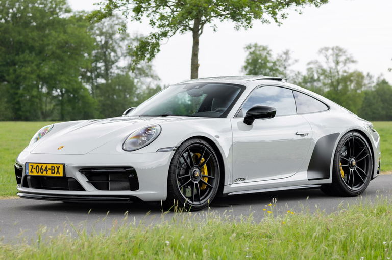 Porsche 992 Carrera GTS