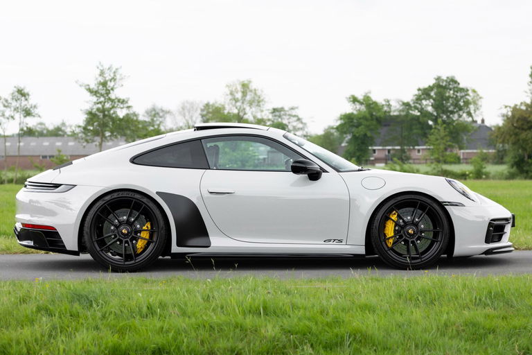 Porsche 992 Carrera GTS