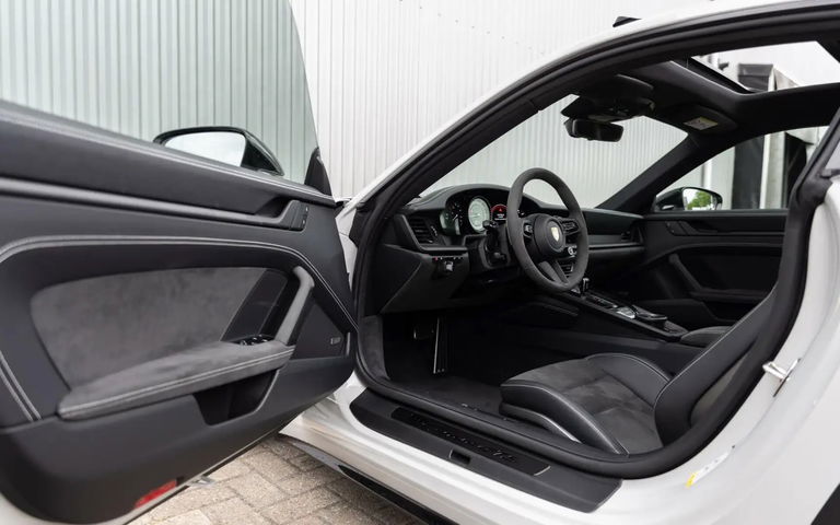 Porsche 992 Carrera GTS