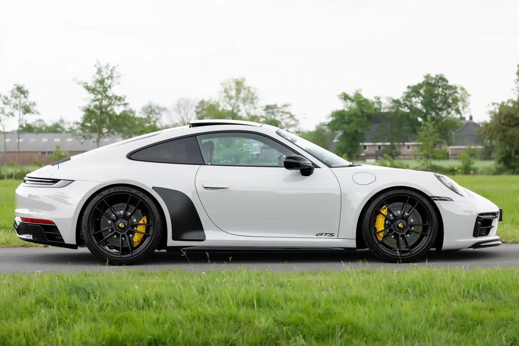 Porsche 992 Carrera GTS