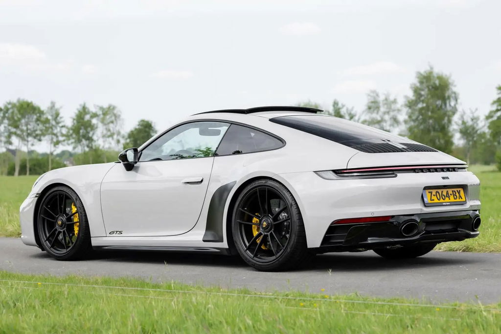 Porsche 992 Carrera GTS