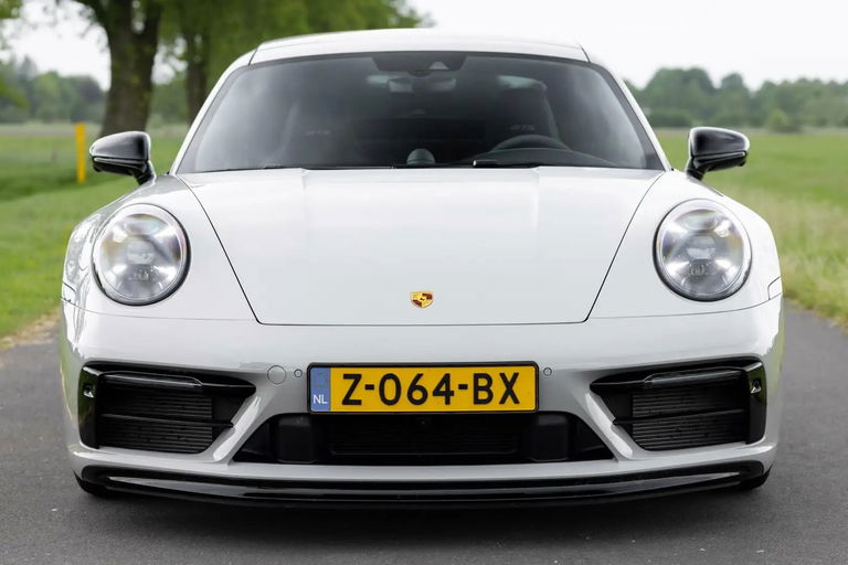 Porsche 992 Carrera GTS
