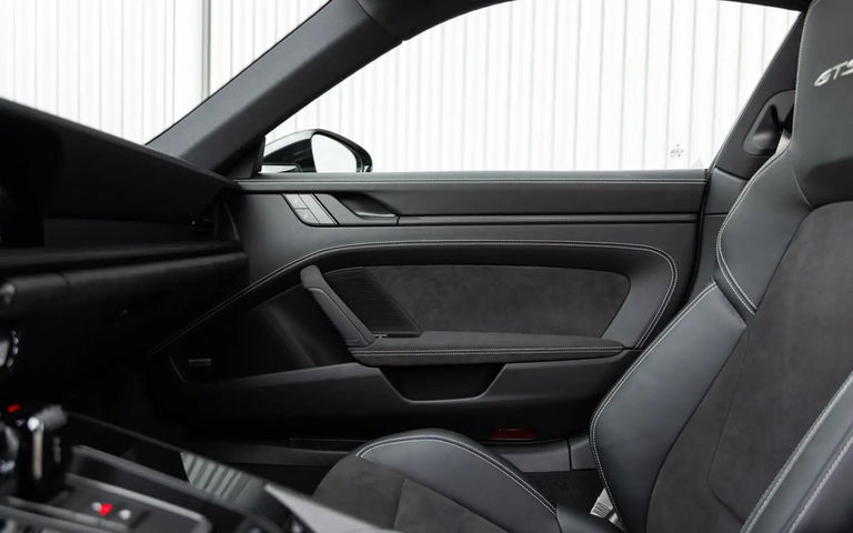 Porsche 992 Carrera GTS