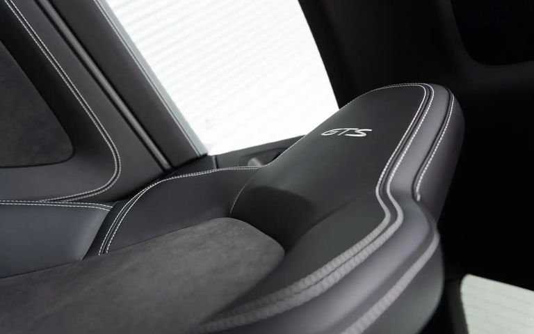 Porsche 992 Carrera GTS