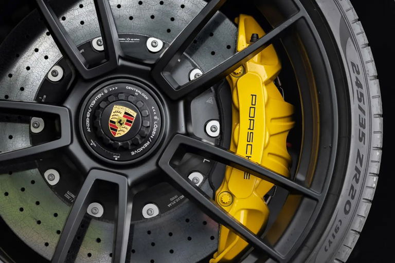 Porsche 992 Carrera GTS