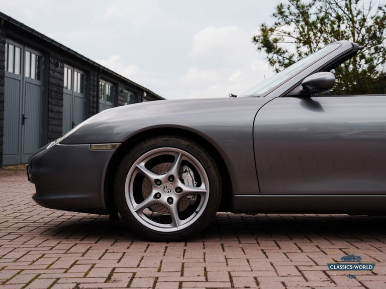 Porsche 996 Carrera 4