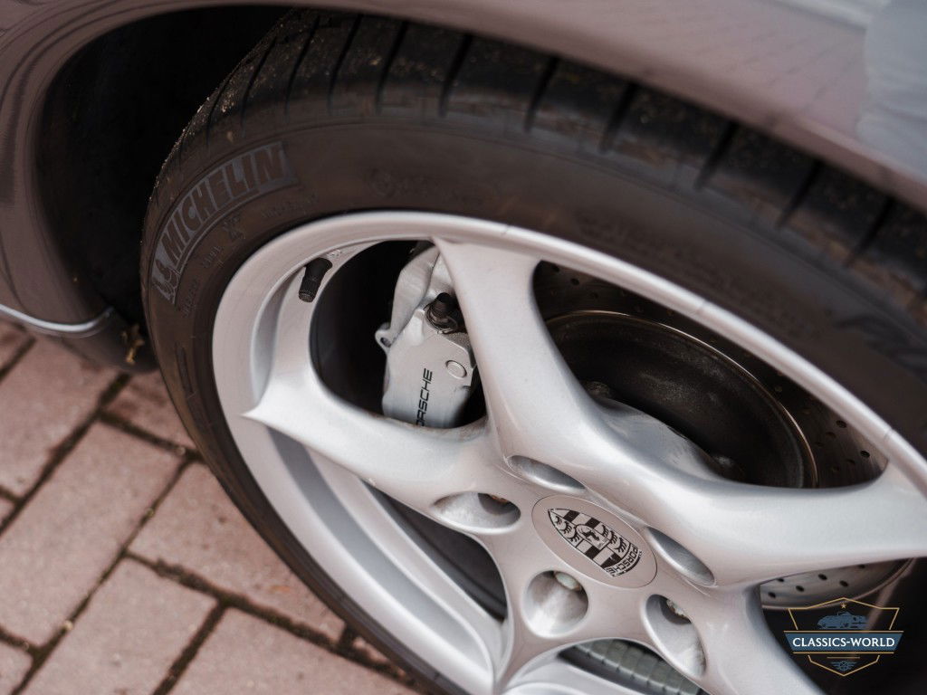 Porsche 996 Carrera 4