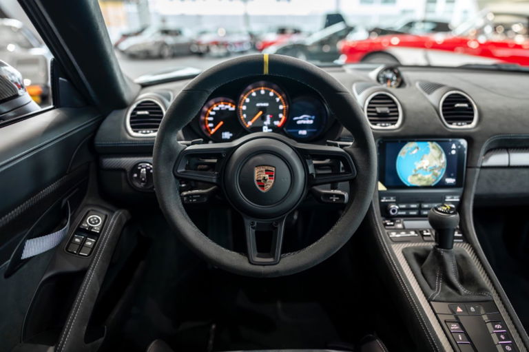 Porsche 718 Cayman GT4 RS