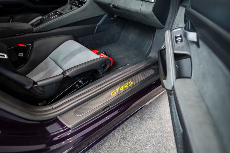 Porsche 718 Cayman GT4 RS