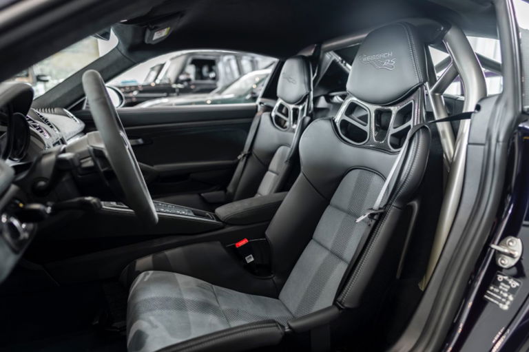 Porsche 718 Cayman GT4 RS