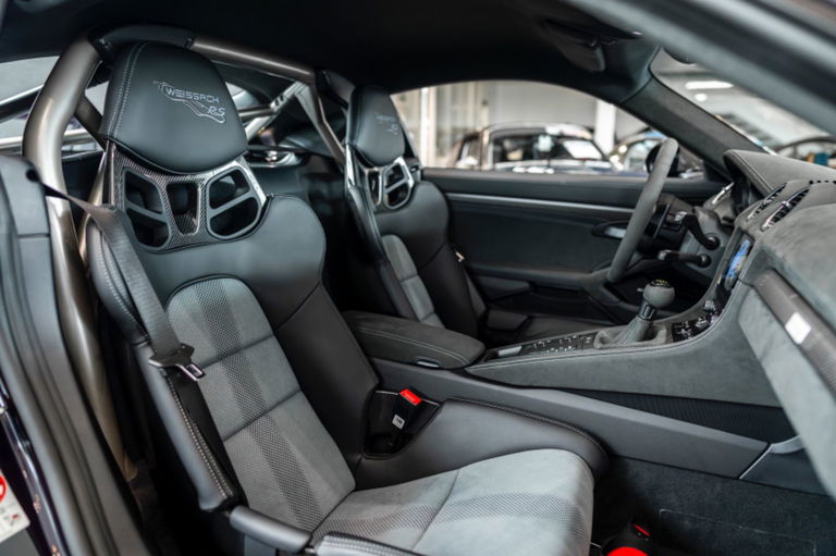 Porsche 718 Cayman GT4 RS