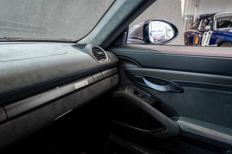 Porsche 718 Cayman GT4 RS