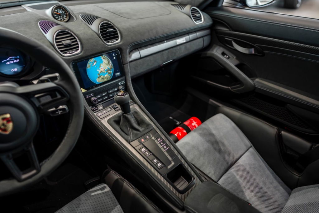 Porsche 718 Cayman GT4 RS