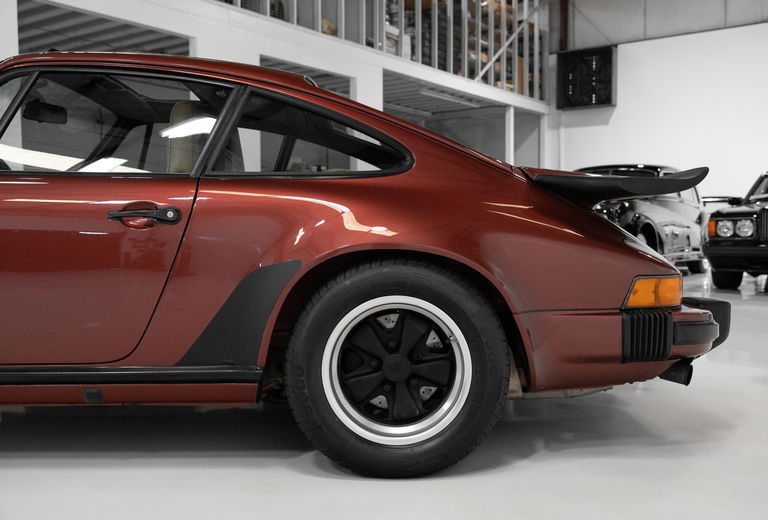 Porsche 911 Carrera 3.2 (US)