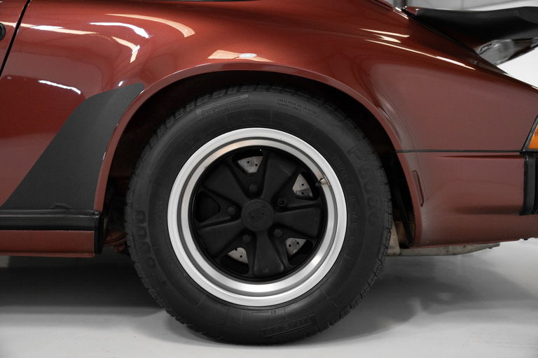 Porsche 911 Carrera 3.2 (US)