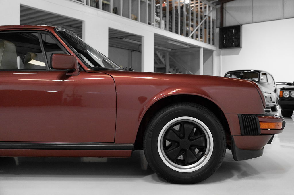 Porsche 911 Carrera 3.2 (US)