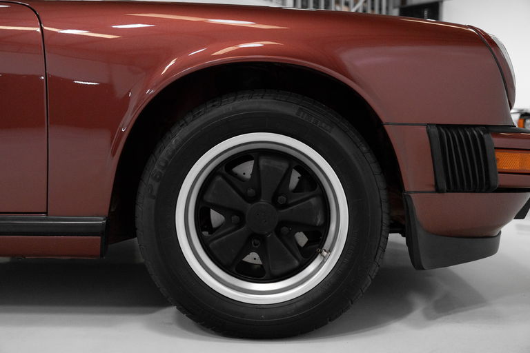 Porsche 911 Carrera 3.2 (US)