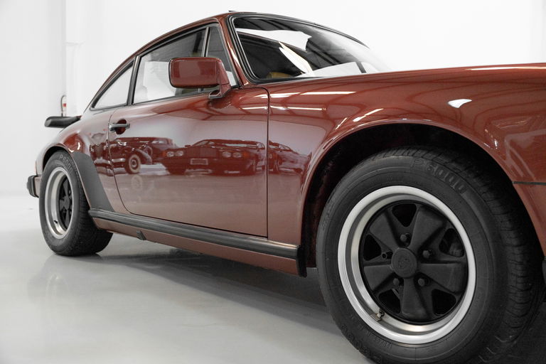 Porsche 911 Carrera 3.2 (US)