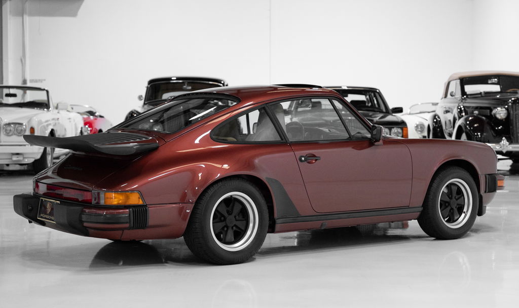 Porsche 911 Carrera 3.2 (US)