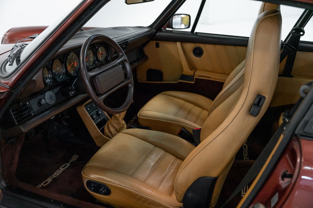 Porsche 911 Carrera 3.2 (US)