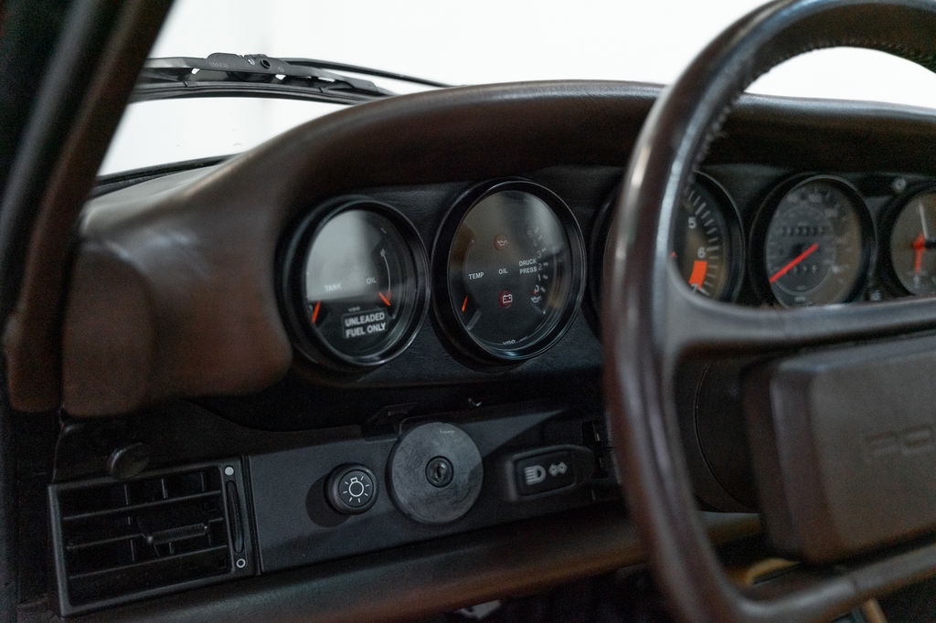 Porsche 911 Carrera 3.2 (US)