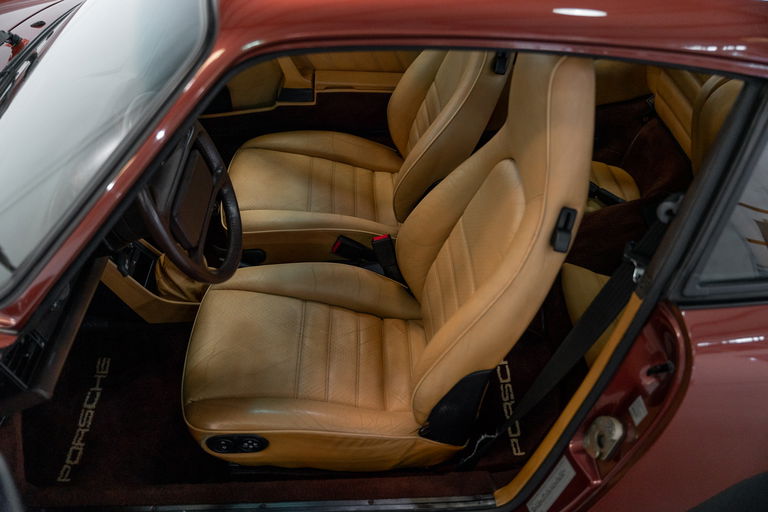 Porsche 911 Carrera 3.2 (US)