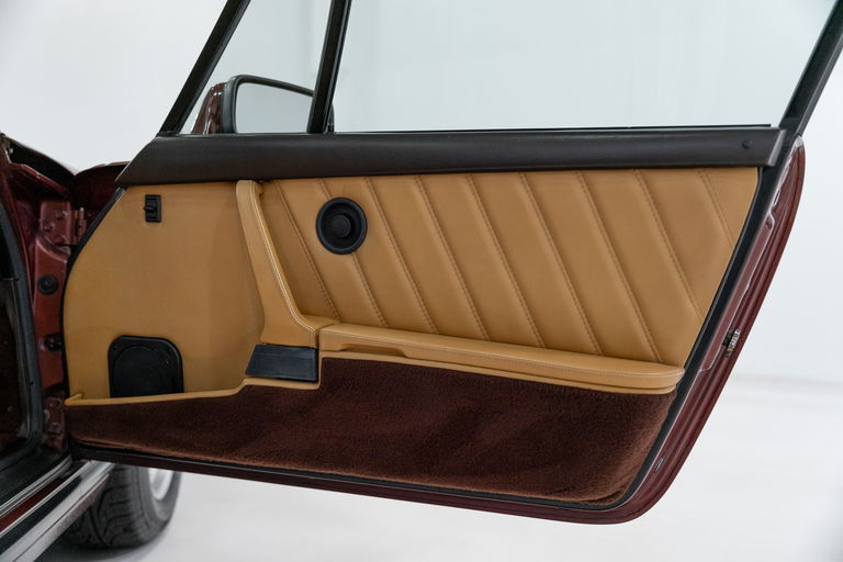 Porsche 911 Carrera 3.2 (US)