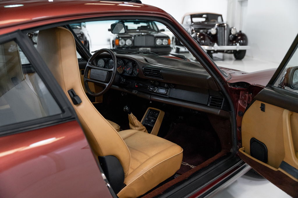 Porsche 911 Carrera 3.2 (US)