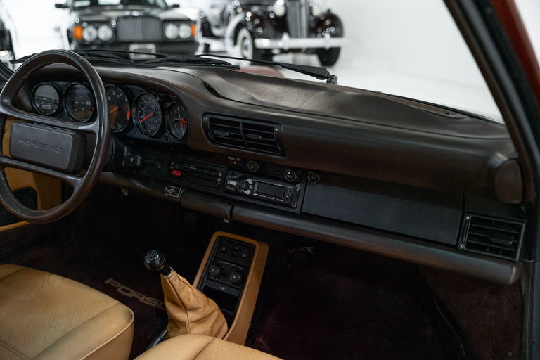 Porsche 911 Carrera 3.2 (US)