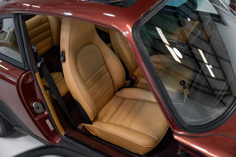 Porsche 911 Carrera 3.2 (US)