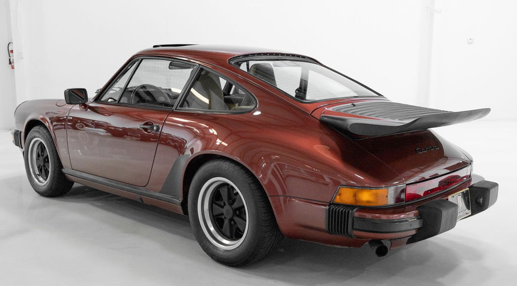 Porsche 911 Carrera 3.2 (US)