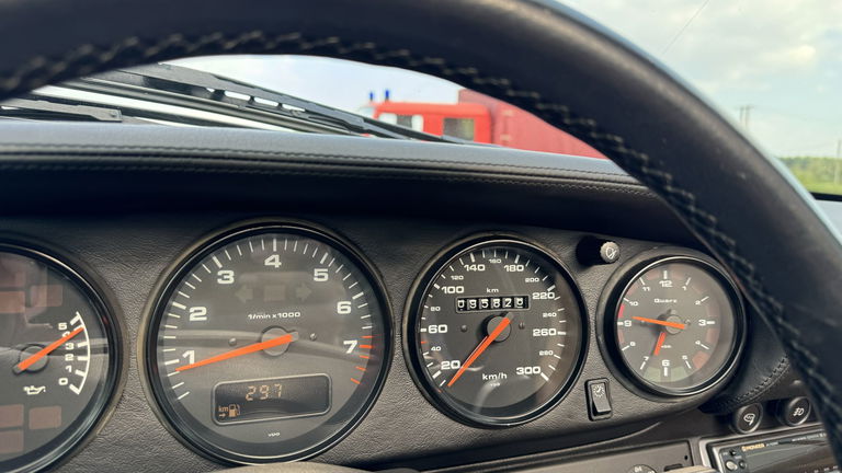 Porsche 993 Carrera 4