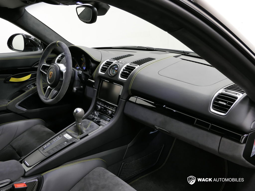 Porsche 981 Cayman GT4