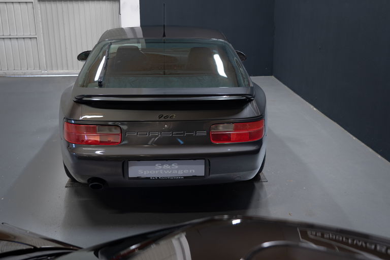Porsche 968