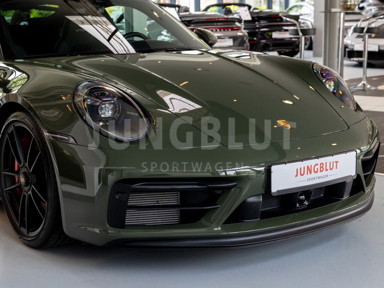 Porsche 992 Carrera GTS