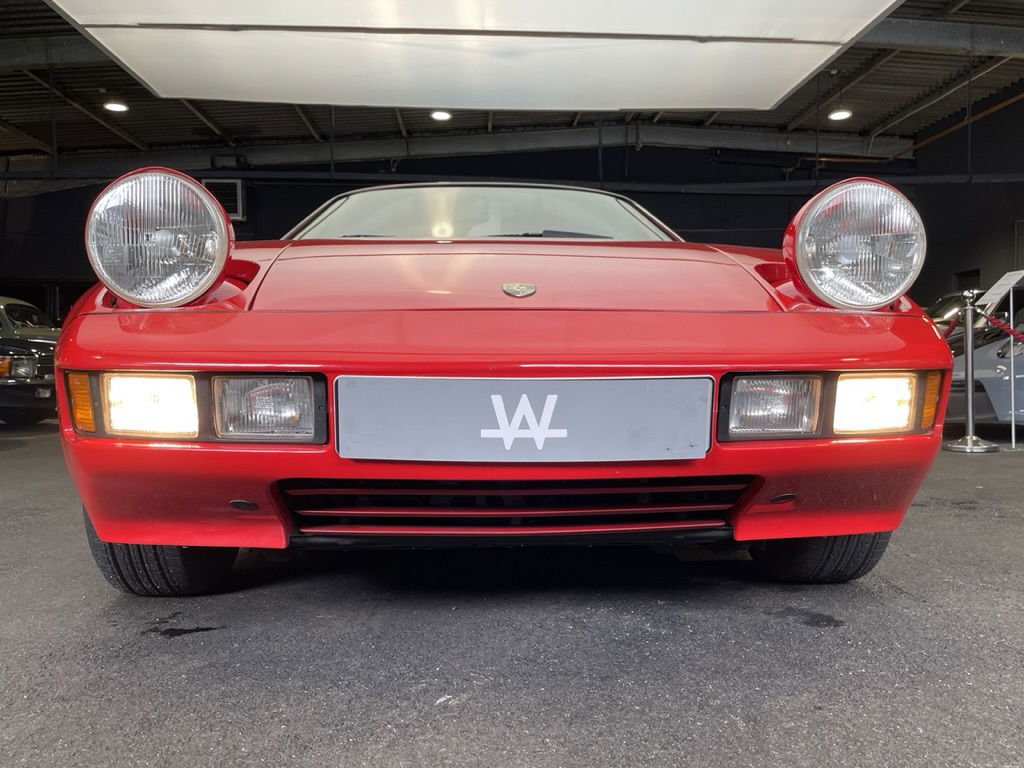 Porsche 928