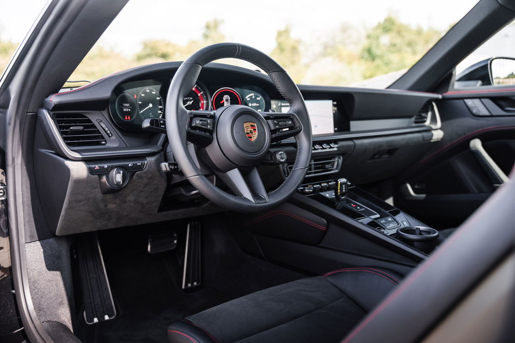 Porsche 992 Carrera GTS