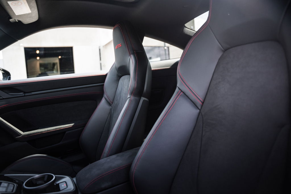 Porsche 992 Carrera GTS