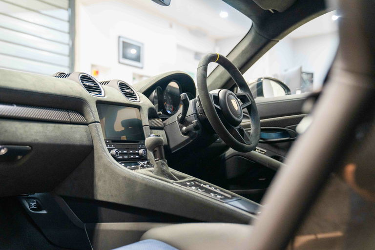 Porsche 718 Cayman GT4 RS