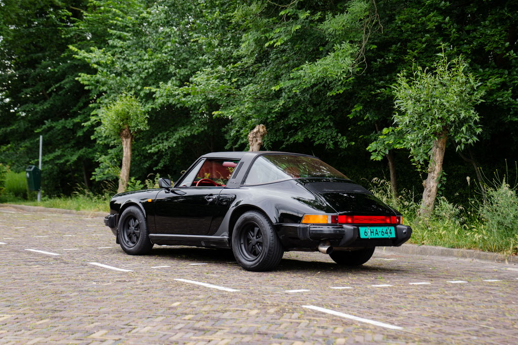 Porsche 911 Carrera 3.2