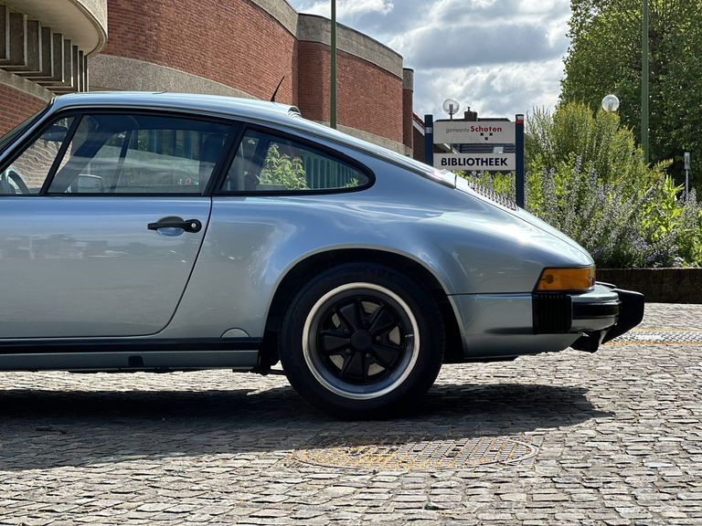 Porsche 911 Carrera 3.2