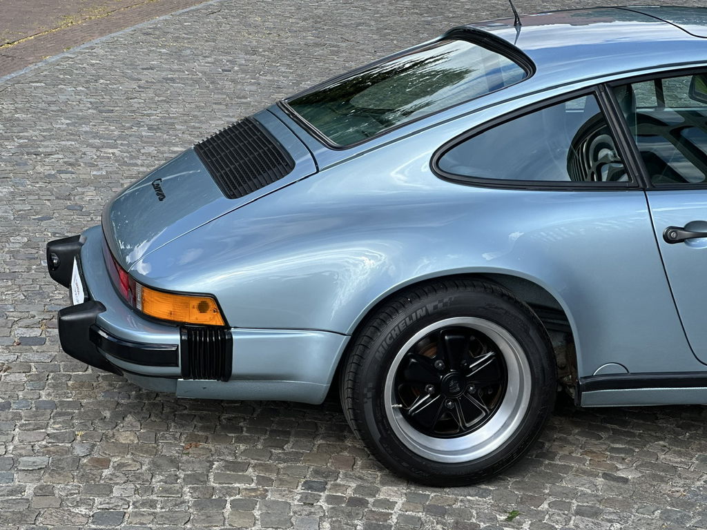 Porsche 911 Carrera 3.2