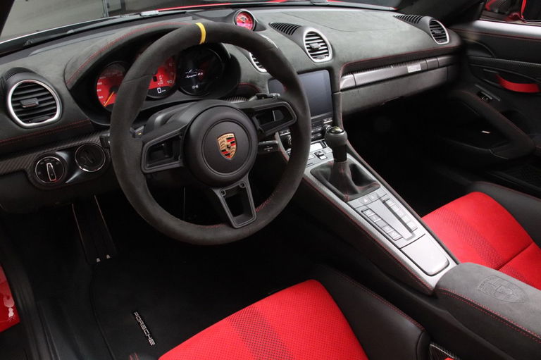 Porsche 718 Spyder RS